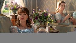 Claudia Jessie interpreta a Eloise en la serie