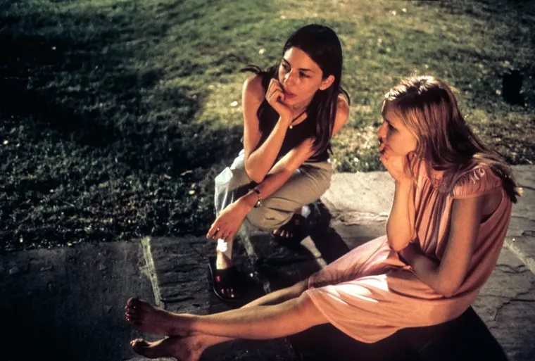 Las vírgenes suicidas de Sofia Coppola estrenó en 1999. Las vírgenes suicidas de Sofia Coppola estrenó en 1999.