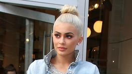 kylie jenner homenajeo a una serie de los 90 con un atuendo muy ajustado kylie jenner homenajeo a una serie de los 90 con un atuendo muy ajustado