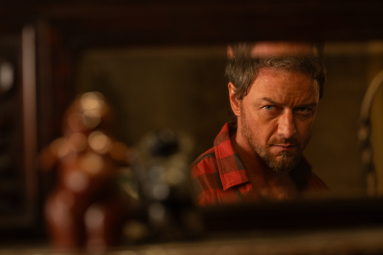 La película está dirigida por James Watkins. 