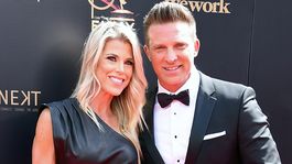Steve Burton junto a su esposa Sheree Gustin
