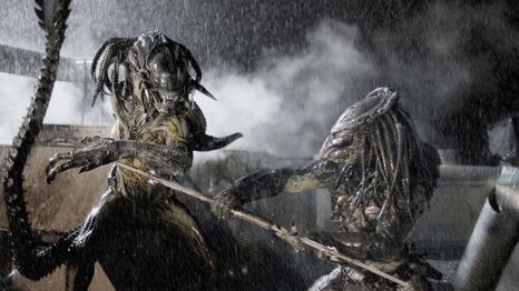 Wolf contra el Predaliente en Alien vs Predator: Requiem