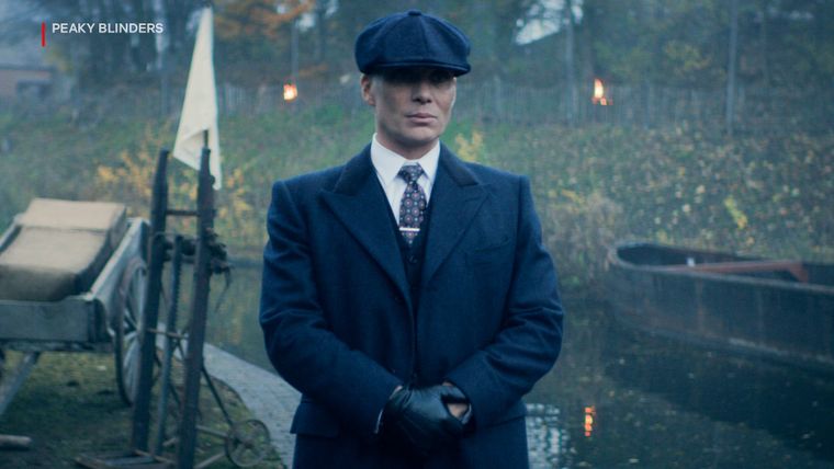 Cillian Murphy vuelve a portar boina en su regreso como Tommy Shelby. Cillian Murphy vuelve a portar boina en su regreso como Tommy Shelby.