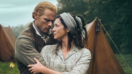 Sam Heighan y Caítriona Balfe interpretan a Jamie y Claire