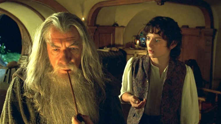 Ian McKellen y Elijah Wood como Gandalf y Frodo