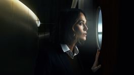Keira Knightley y la directora de La mujer del camarote 10 cuentan qué significa realmente el final del filme. Keira Knightley y la directora de La mujer del camarote 10 cuentan qué significa realmente el final del filme.