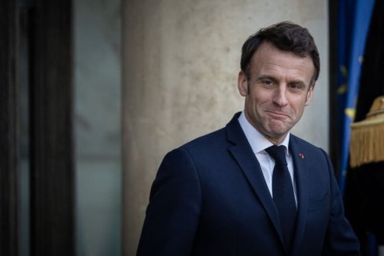 Macron no quiere prestar la serie a Italia