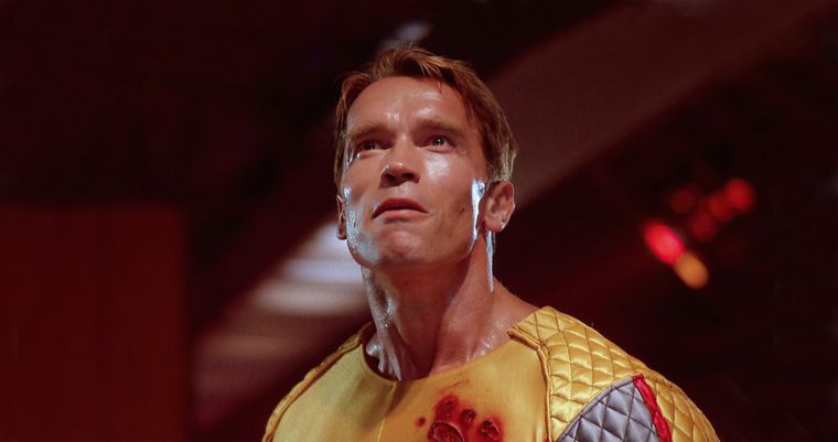 Arnold Schwarzenegger protagonizó la primera adaptación de El sobreviviente Arnold Schwarzenegger protagonizó la primera adaptación de El sobreviviente