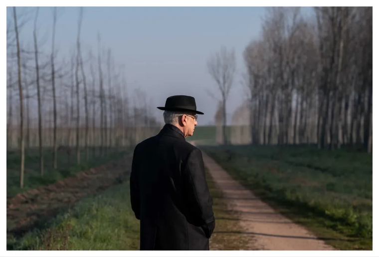 La Grazia volverá a unir a Paolo Sorrentino con su clásico colaborador Toni Servillo. La Grazia volverá a unir a Paolo Sorrentino con su clásico colaborador Toni Servillo.