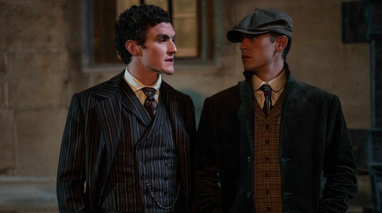 el-joven-sherlock-holmes-moriarti-charla-hero-fiennes-finn