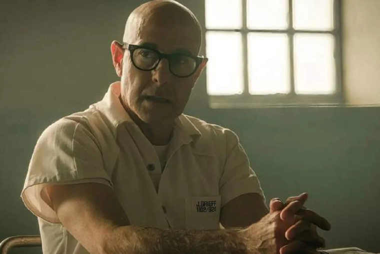 Stanley Tucci protagoniza Desde dentro, miniserie disponible en Netflix