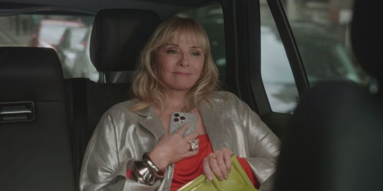 Por teléfono, desde Londres y en poco más de un minuto, así fue el esperado regreso de Samantha Jones al universo de Sex and the City