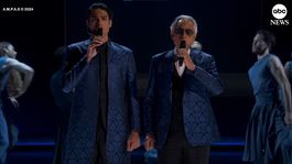 Andrea y Mateo Bocelli pusieron sus voces para el emotivo segmento
