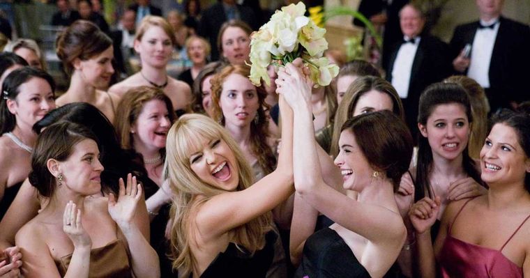 Kate Hudson y Anne Hathaway protagonizan Guerra de Novias.