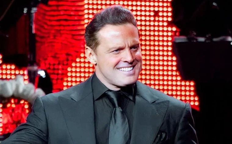 Luis Miguel estableció una curiosa condición para recibir las visitas de sus hijos.