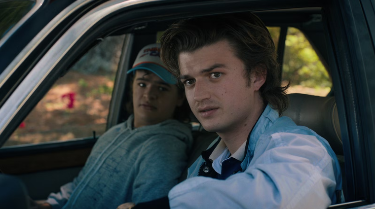 Joe Keery y Gaten Matarazzo en la temporada final de Stranger Things.&nbsp;