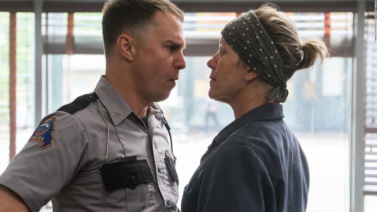 Dirigida por Martin McDonagh con Frances McDormand, Woody Harrelson, Sam Rockwell, John Hawkes y Peter Dinklage. Dirigida por Martin McDonagh con Frances McDormand, Woody Harrelson, Sam Rockwell, John Hawkes y Peter Dinklage.