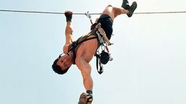 Cliffhanger estrenó en 1993