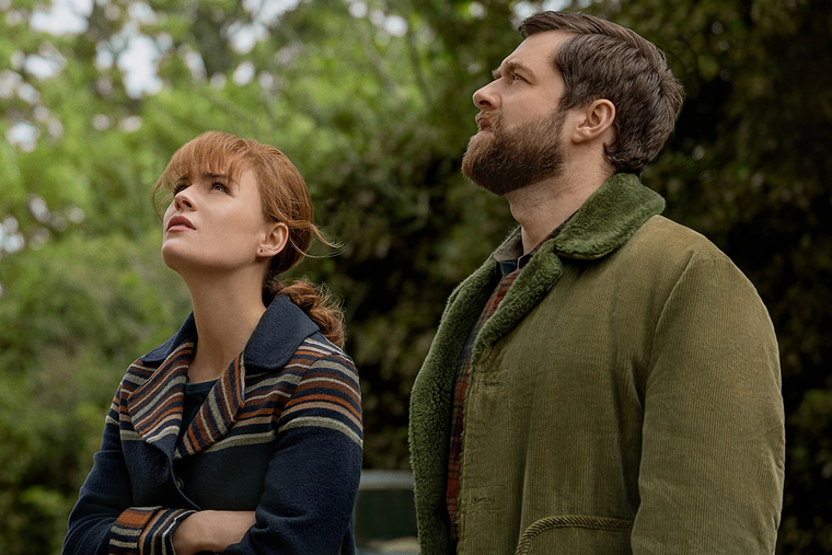 Brianna y Roger sospechan de una extraña presencia