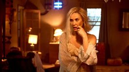 Brave New World: ciencia ficción, tensión y una gran actuación de Demi Moore. Brave New World: ciencia ficción, tensión y una gran actuación de Demi Moore.