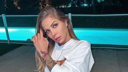 remera escotada y mini short: la foto de romina malaspina que impacto a todos remera escotada y mini short: la foto de romina malaspina que impacto a todos