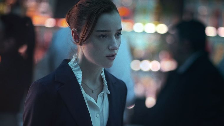 Phoebe Dynevor protagoniza el nuevo thriller de la plataforma