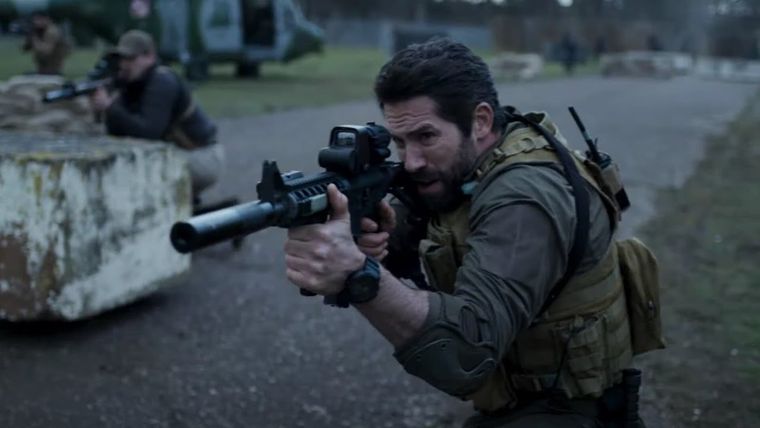 Scott Adkins protagoniza este film en el que no faltaran los disparos ni la acción