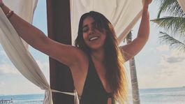 ¿que opinara sebastian yatra? danna paola uso poca ropa arriba y mostro algo oculto en instagram
