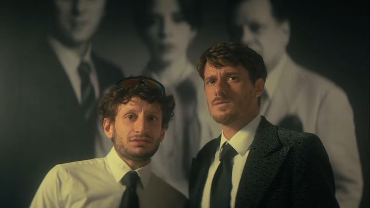 Dos hermanos y un plan para salvar su hogar, nada puede salir mal...o sí