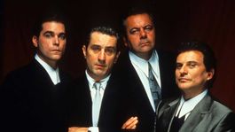 Ray Liotta, Robert De Niro, Joe Pesci, Lorraine Bracco y Paul Sorvino protagonizan Buenos muchachos (1990).
