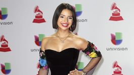Ángela Aguilar saludó a Andrea Meza tras ganar Miss Universo