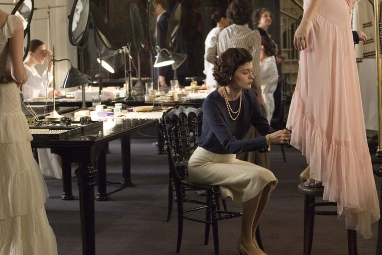 Coco Chanel tenía 27 años cuando inauguró su primera tienda. Coco Chanel tenía 27 años cuando inauguró su primera tienda. 