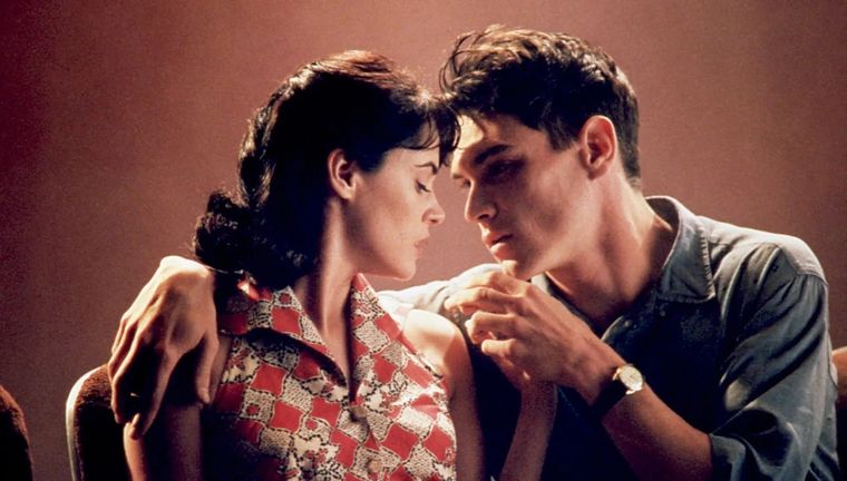Joaquin Phoenix protagoniza esta película de los 90 subida de tono