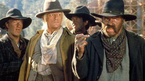 La clásica trilogía que completa este western de ciencia ficción