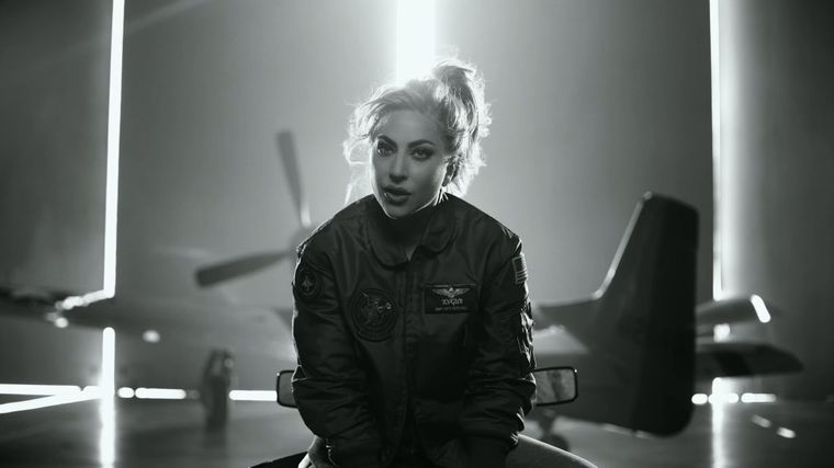 Una vez más, Lady Gaga la rompe