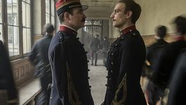 El oficial y el espía