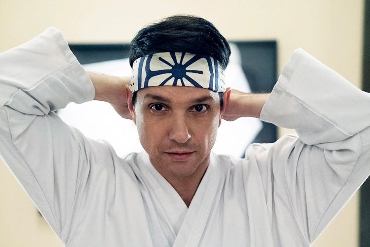 Ralph Macchio, protagonista de Karate Kid, en How I Met Your Mother.