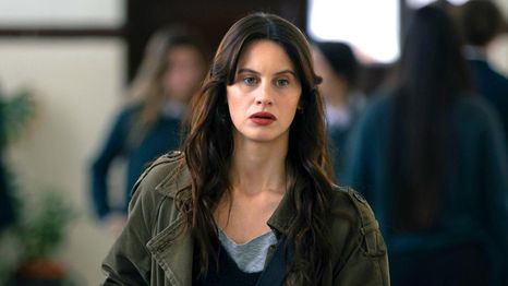 Milena Smit protagoniza La chica de nieve