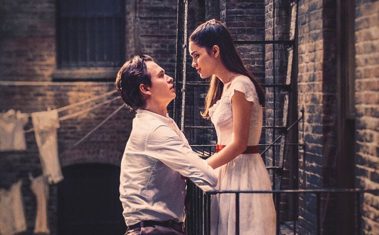 Ansel Elgort y Rachel Zegler en Amor sin barreras. Ansel Elgort y Rachel Zegler en Amor sin barreras.