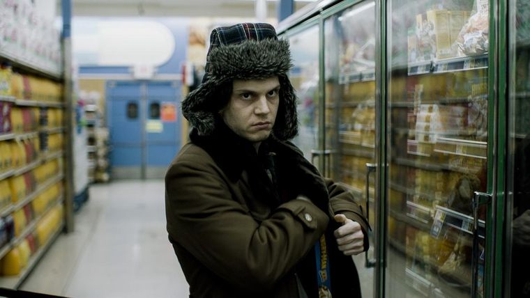 Evan Peters acaba de comprar 37 años