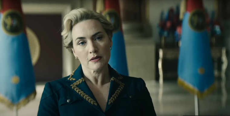 Kate Winslet interpreta a la líder de un régimen