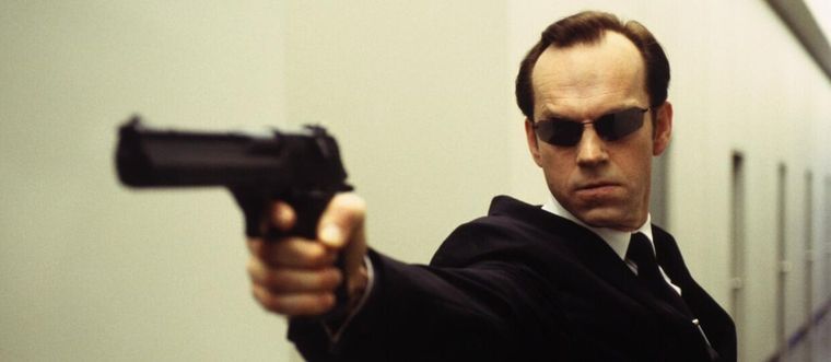 Para el papel de Smith, antes de Hugo Weaving se consideró al hispano-francés Jean Renó. Para el papel de Smith, antes de Hugo Weaving se consideró al hispano-francés Jean Renó.