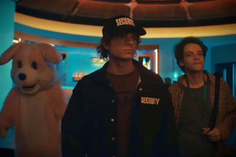 New Years Rev acba de estrenar en el TIFF. New Years Rev acba de estrenar en el TIFF.