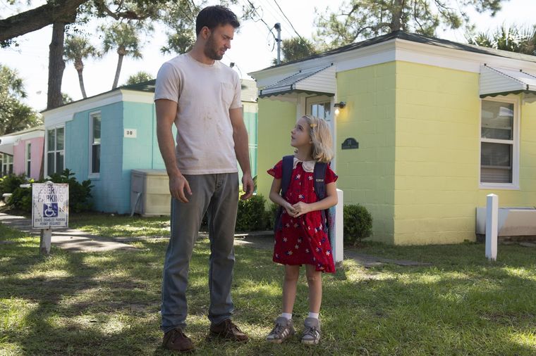 Pese al gran trabajo de Chris Evans, quien realmente brilla en este enternecedor drama es Mckenna Grace que le pone alma a la historia. Pese al gran trabajo de Chris Evans, quien realmente brilla en este enternecedor drama es Mckenna Grace que le pone alma a la historia.