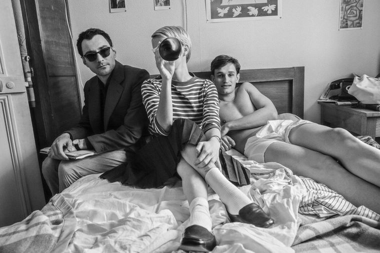 Nouvelle Vague está protagonizada por Guillaume Marbeck y Zoey Deutch.