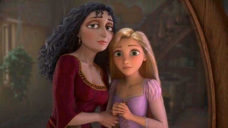 Madre Gothel, la encargada de cambiar la vida de Rapunzel y la responsable de su cautiverio. Madre Gothel, la encargada de cambiar la vida de Rapunzel y la responsable de su cautiverio.