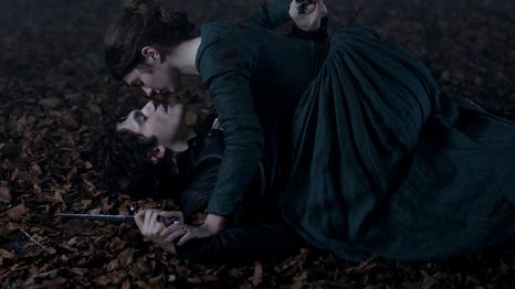 Emily Bader y Edward Bluemel en Mi Lady Jane, la esperada serie de Amazon Prime Video.