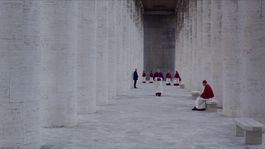 Un estreno reciente aborda la situación actual del Vaticano tras la partida del Papa Francisco.