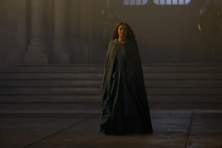 Olivia Cooke como Alicent Hightower. Olivia Cooke como Alicent Hightower.