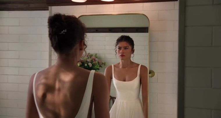 La película está dirigida por Kristoffer Borgli. La película está dirigida por Kristoffer Borgli.